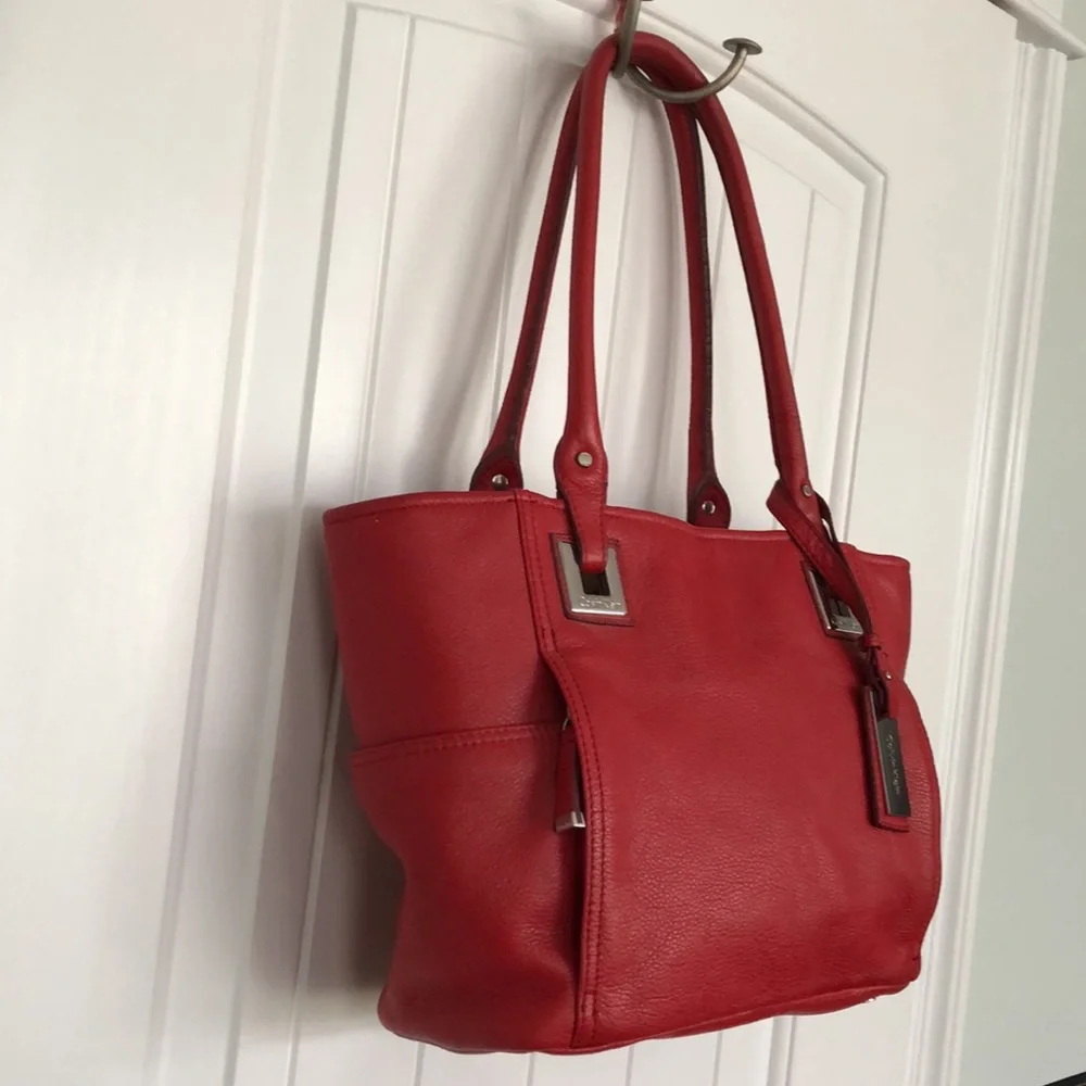 Calvin Klein Red Leather Handbag In Preloved & Gently Used Condition! - Picture 4 of 14